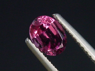 Preview: Rhodolite Garnet 0,85 Ct. fine red purple oval