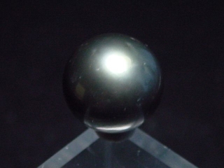 Black Tahitian Pearl 11 mm - perfect round, loose, undrilled - French Polynesia