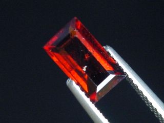Hessonite Garnet 1,41 Ct. baguette B-quality