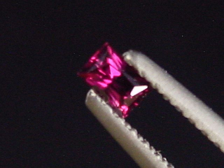 Preview: Rubin 0,13 Ct. Naturfarbe Scherenschliff Tansania