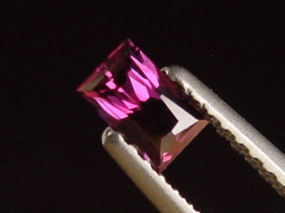 Rubin 0,36 Ct. Naturfarbe Scherenschliff Tansania