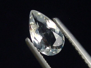 Sanidin 0,58 Ct. Tropfen facettiert - Volkesfeld, Eifel, Deutschland