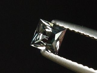 Sapphire 0,41 Ct. natural color square cut Tanzania