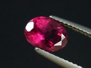 Rubellite Tourmaline / red Tourmaline 1,40 Ct. Oval Brazil