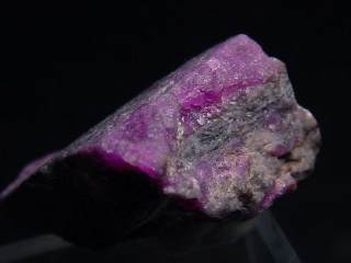 Sugilith Stufe 23 mm - Wessels mine, Kuruman, Südafrika