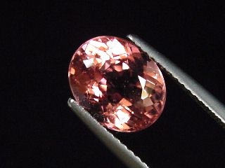 Rubellite Tourmaline / red Tourmaline 3,37 Ct. Oval 10 x 8 mm Brazil