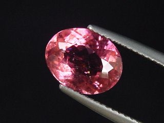 Rubellite Tourmaline / red Tourmaline 2,48 Ct. Oval 10 x 8 mm Brazil