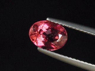 Rubellite Tourmaline / red Tourmaline 1,41 Ct. Oval 8 x 6 mm Brazil