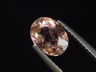 Turmalin rosa 1,36 Ct. Oval 8 x 6 mm Brasilien