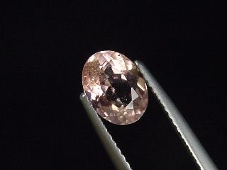 Turmalin rosa 1,33 Ct. Oval 8 x 6 mm Brasilien