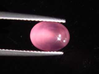 Preview: Rhodochrosit Katzenauge 2,78 Ct. Oval Cabochon - Kuruman, Südafrika