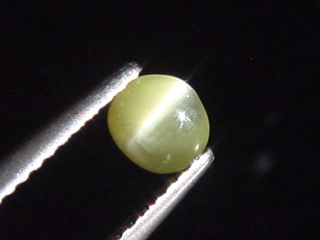 Chrysoberyll Katzenauge 0,87 Ct. Oval Cabochon