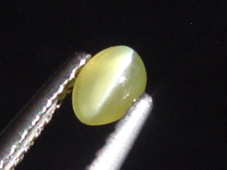 Chrysoberyl cat's eye 0,34 Ct. cabochon B-quality