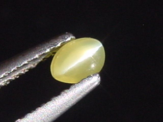 Chrysoberyl cat's eye 0,34 Ct. cabochon B-quality