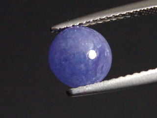 Tansanit 1,95 Ct. violett 7 mm Rund Cabochon