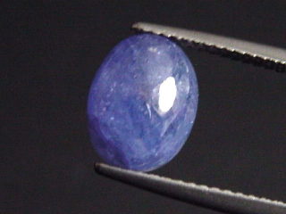 Tanzanite 3,83 Ct. oval cabochon