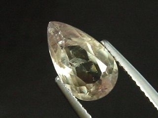 Sultanit / Diaspor 2,17 Ct. Tropfen Farbwechsel Türkei
