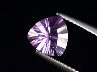 Amethyst 1,32 Ct. Trillion Konkavschliff 7,5 x 7,5 mm Brasilien