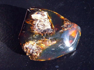 Blauer Bernstein 28,12 Gramm - 5,5 cm Sumatra, Indonesien