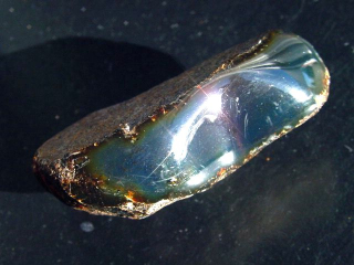 Preview: Blauer Bernstein 26,60 Gramm - 6,2 cm Sumatra, Indonesien