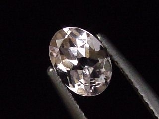 Morganite 0,85 Ct. oval Brazil
