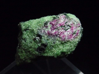 Rubin in Zoisit Stufe 21 mm - Longido, Tansania