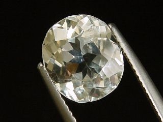 Hiddenit 4,34 Ct. Oval 10,5 x 9 mm Pakistan