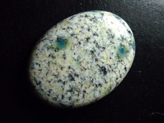 K2 / Azurite in Granite 87,41 Ct. cabochon