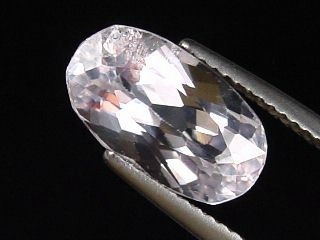 Kunzit 4,89 Ct. Oval 12,5 x 7 mm sehr helles Rosa Pakistan