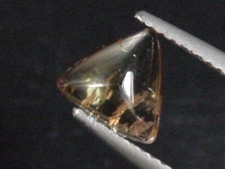 Andalusite 1,30 Ct. trillion cabochon - Minas Gerais, Brazil