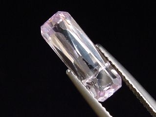 Kunzite 3,95 Ct. scissor cut 14,5 x 5 mm Pakistan