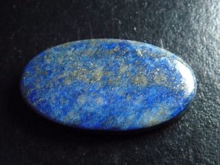 Lapislazuli 59,58 Ct. oval cabochon