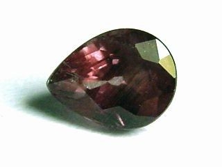 Farbwechsel Granat 1,25 Ct. Tropfen - braunrosa zu violett - Madag.