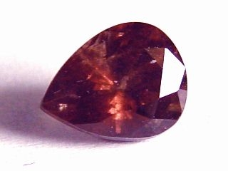 Farbwechsel Granat 1,12 Ct. Tropfen - braun zu violett - Madag.