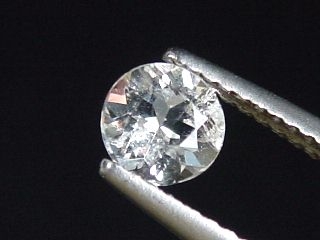 Pollucite 0,61 Ct. round rare - Skardu, Pak.