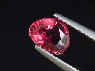 Rhodolite Garnet 1,30 Ct. pear Sri Lanka