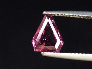 Rhodolite Garnet 1,77 Ct. collector cut B-quality