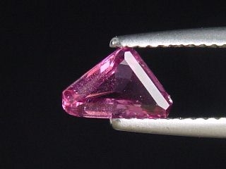 Rhodolite Garnet 0,70 Ct. collector cut Sri Lanka