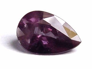 Colorchange Garnet 1,40 Ct. pear - greygreen to violet - Madag.