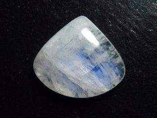 Regenbogenmondstein 37,69 Ct. Tropfen Cabochon 28,5 x 25 mm