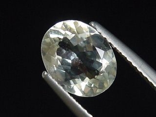 Sillimanite 1,81 Ct. faceted oval - Balangoda, Sri Lanka