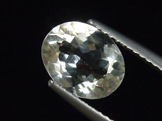 Sillimanite 1,81 Ct. faceted oval - Balangoda, Sri Lanka