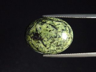 Nephrite Jade in Serpentinite 13,16 Ct. cabochon Canada
