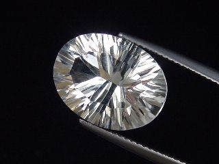 White Quartz 8,22 Ct. oval Brazil concave cut