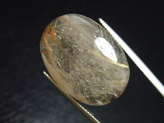 Rutilquarz 27,40 Ct. goldene Rutileinschlüsse B-Qualität