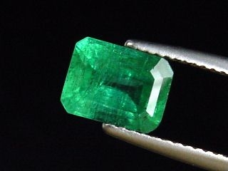 Emerald 1,68 Ct. fine green 8 x 6 mm octagon Colombia