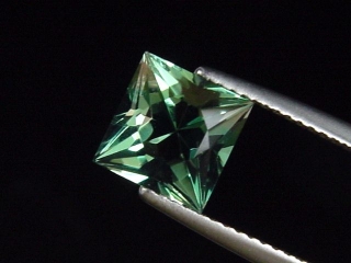 Fluorite 2,92Ct. fine color precision cut - Durham, United Kingdom