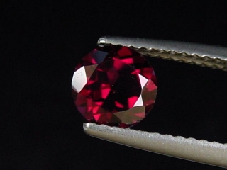 Rhodolite Garnet 1,29 Ct. round Sri Lanka