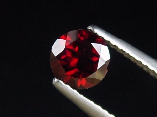 Rhodolite Garnet 1,29 Ct. round Sri Lanka