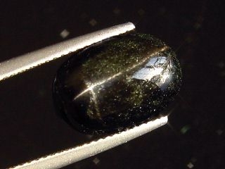 Sterndiopsid / Stern Diopsid 8,56 Ct. feiner Stern Oval